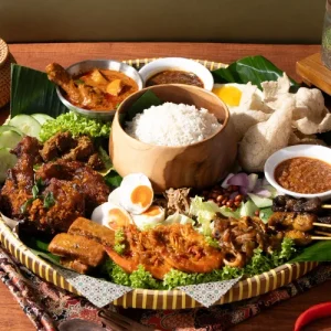 GIANT Nasi Lemak Dulang