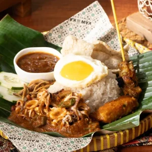 Nasi Lemak Asam Pedas Tomyam Sotong